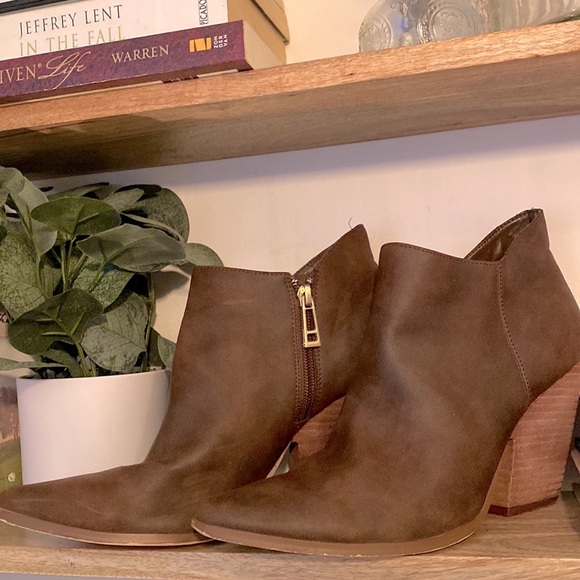 Charles by Charles David suede Bootie - Picture 2 of 14